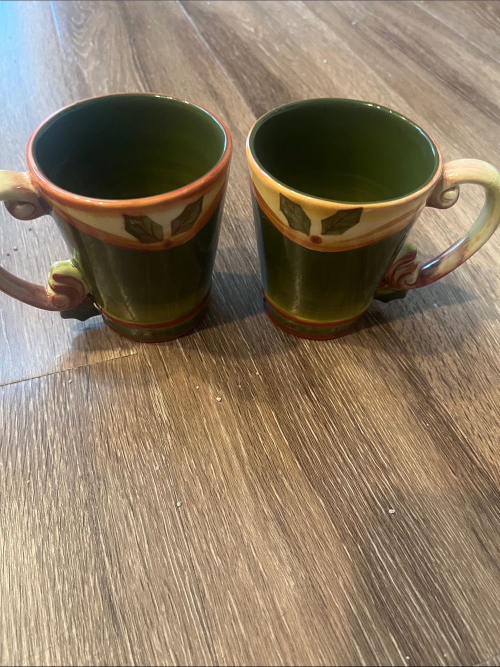Demdaco Holiday Crimson Berries Ceramic Mugs -Green Interiors
